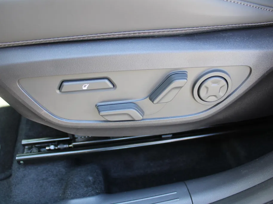 Kia Seltos Seltos 1.6 T-GDi DCT7 X-Line Demo Edition | Stuur-/stoelverwarming + ventilatie | 360 Camera | Leer | Elek. stoelverstelling | Inductielader | LED | 19" LM |