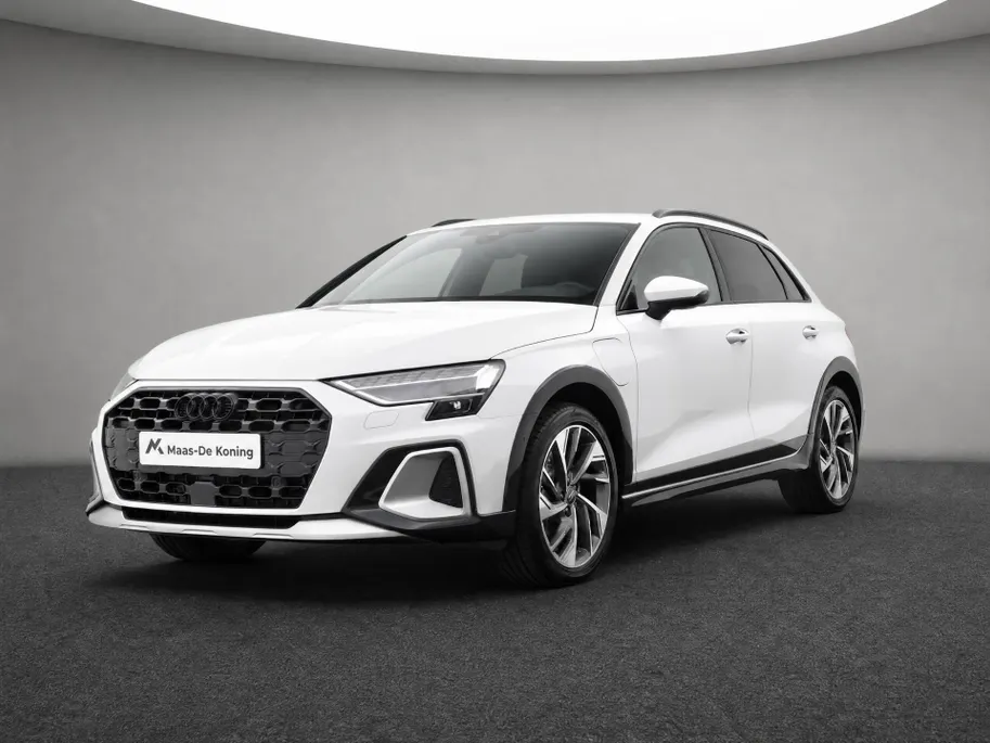 Audi A3 Allstreet Advanced edition 40 TFSI e 204 PK · Lederen bekleding · Comfortsleutel · 18' LM Velgen · Assist. Driving + Parking plus