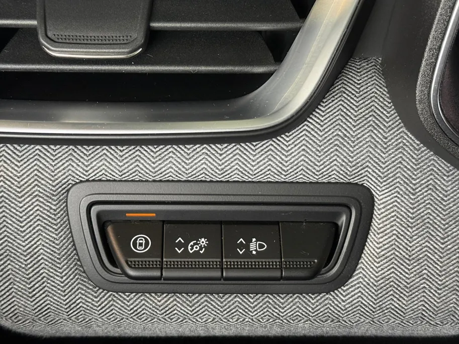 Renault Clio 1.6 E-Tech Full Hybrid 145 techno *Automaat*Navi+Camera*Climate*Parkeersensoren*Half Leer*Complete auto!