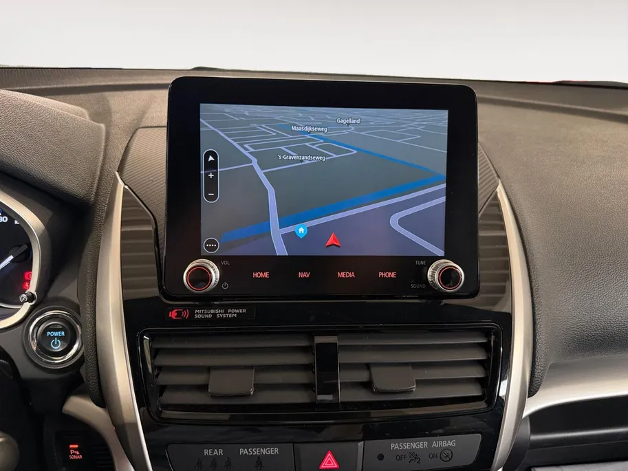 Mitsubishi Eclipse Cross 2.4 PHEV Instyle | Schuif-/ kanteldak | Achteruitrijcamera | Parkeersensoren voor & achter | Stoelverwarming | Navigatie | Trekhaak | BOVAG GARANTIE |