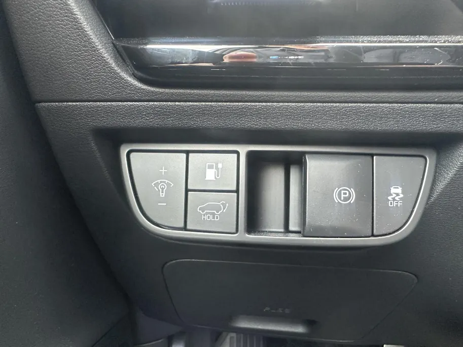 Kia EV6 GT-Line 84 kWh Panoramisch schuif-/kanteldak | Verwarmbare en geventileerde stoelen | V2L | Meridian Premium Sound System | 360 camera | Metallic lak | Fabrieksgarantie t/m 11-04-2033 + 3x 1 jaar* | NAP