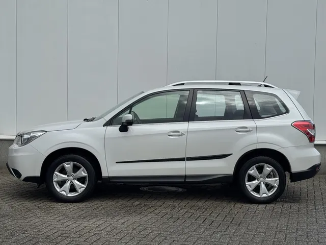 Subaru Forester 2.0 Luxury Automaat | Carplay / Android Auto | Camera | Cruise