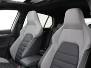 Volkswagen Golf 1.5 272pk DSG eHybrid GTE · Panoramadak · Wegklapbare Trekhaak · Stoel ventilatie · Leder · Elek. Voorstoel · 18'' Inch · Garantie t/m 22-09-2030 of 100.000km