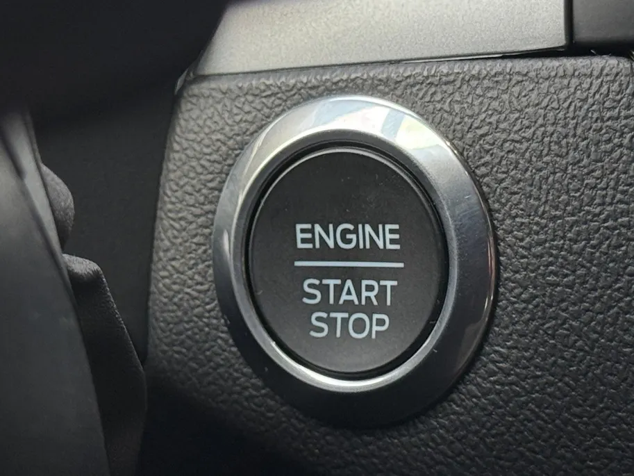 Ford Focus 1.0 EcoBoost Hybrid ST Line | NL-Auto | Dealer Onderhouden | Navigatie | Apple/Android Auto | Parkeersensoren | 12 maanden garantie! |