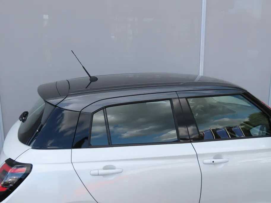 Suzuki Swift 1.2 Comfort | Actiekorting €2200 | Beperkte Voorraad | Private Lease vanaf €299 | Led verlichting | Smart entry systeem | Apple Carplay & Android auto |