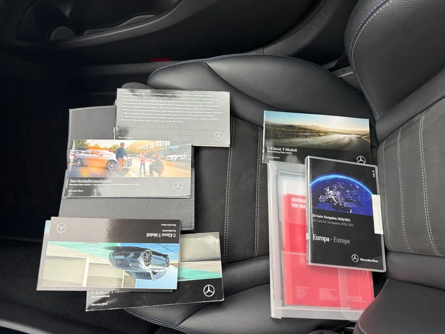 Mercedes-Benz C-Klasse Estate 300 e | Apple Carplay/Android Auto | Verwarmbare Voorstoelen | Privacy Glass | Climate Control | DAB | 12 maanden garantie |