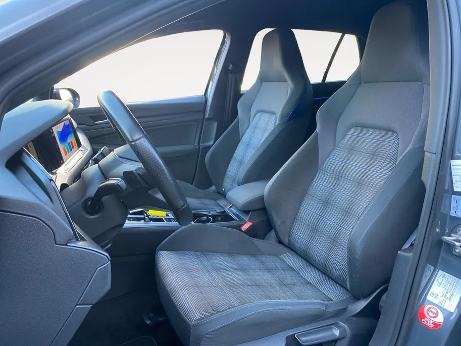 Volkswagen Golf 1.4 eHybrid GTE | Automaat | Kuipstoelen | Camera | Dodehoek Detectie | Cruise Control Adaptief | Climate Control | Keyless | DAB