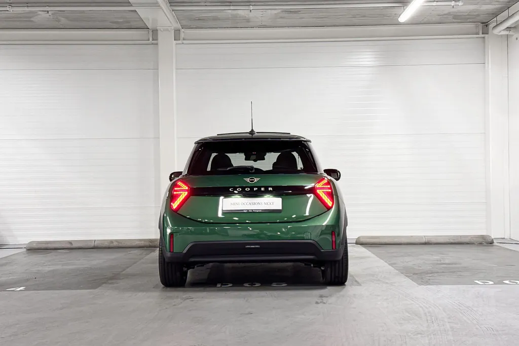 MINI Cooper 3-deurs C Favoured