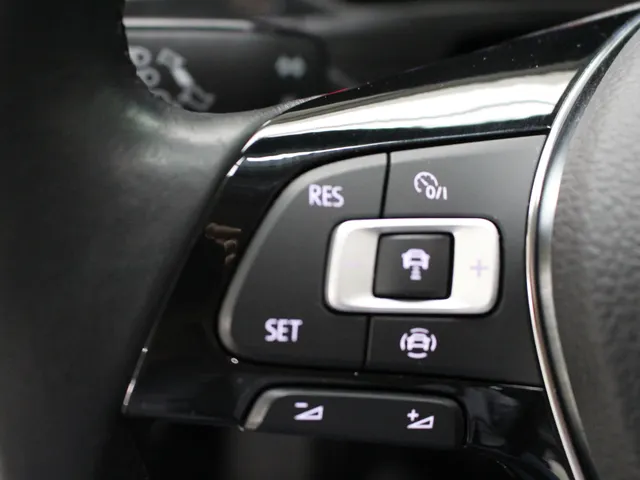 Volkswagen T-Roc 1.5 TSI DSG Sport | Navigatie | Airco | PDC + Camera | Stoelverw.