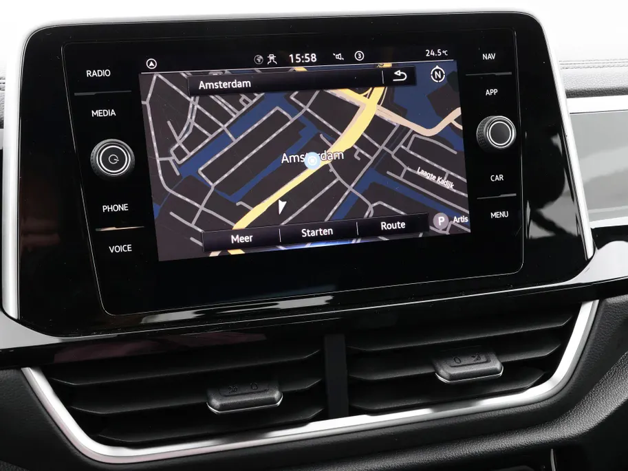 Volkswagen T-Roc 1.5 TSI 150pk DSG R-Line Business · Camera · Apple/Android Car Play · Stoelverwarming · Parkeerassistent · ACC · Draadloze Telefoonlader · Garantie t/m 12-04-2027 of 100.000