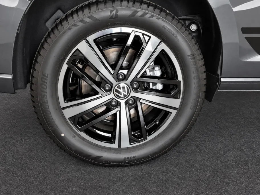 Volkswagen Bedrijfswagens Caddy Bedrijfswagens Cargo Flexible Limited Edition 1.5 eHybrid 115pk · Actieprijs van € 44.455,- voor € 39.955,- excl. BTW · 734602