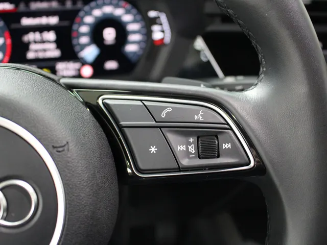 Audi A3 Limousine 30 TFSI Advanced edition Navigatie | Cruise Control | 17' Velgen | PDC Achter