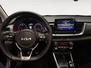 Kia Stonic 1.0 T-GDi MHEV GT-PlusLine Meest luxe uitvoering | 1e Eigenaar | Panorama dak | Dealer onderhouden | Cruise Control Adaptief | Carplay | Metallic lak | Fabrieksgarantie t/m 10-5-2030 + 3x 1 jaar* | NAP
