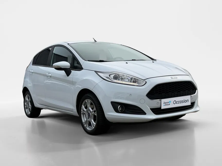 Ford Fiesta 1.0 Style Ultimate | Dealer onderhouden | NL auto | Navigatie | Parkeersensoren voor en achter | Achteruitrijcamera | 15' lichtmetalen velgen | Airco | Cruise control | Bluetooth | Privacy glas | Bovag garantie |