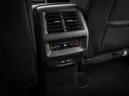 Volkswagen Tiguan R-Line Edition 1.5 eHybrid 204 PK 6 versn. DSG · Black Style Pakket · Panoramaschuif-kanteldak · Comfort Pakket Plus · Interieur Style Pakket · Prijs is inclusief inruilpremie ·