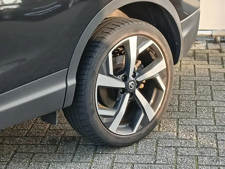 Nissan QASHQAI 1.3 DIG-T 140pk Tekna / NIEUW BINNEN! / Panoramisch glazen dak / 360 Camera / 19' / Climate en Cruisecontrol! /