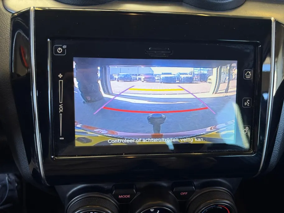 Suzuki Swift 1.2 Style Smart Hybrid AUTOMAAT | Trekhaak | Climate Control | Camera | Navigatie | Stoelverwarming