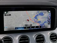 Mercedes-Benz E-Klasse 300 e Business Solution AMG l Keyless l Achteruitrij camera l Stoelverwarming l Dodehoekassistand