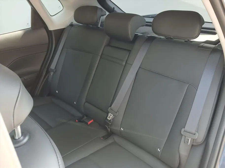Hyundai Kona 1.6 GDI HEV 141pk DCT Premium + Trekhaak! / Org. Nederlands / Navigatie + Camera / Climate en Cruisecontrol /