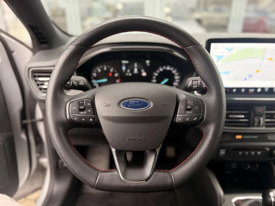 Ford Focus 1.0 EcoBoost Hybrid ST Line
