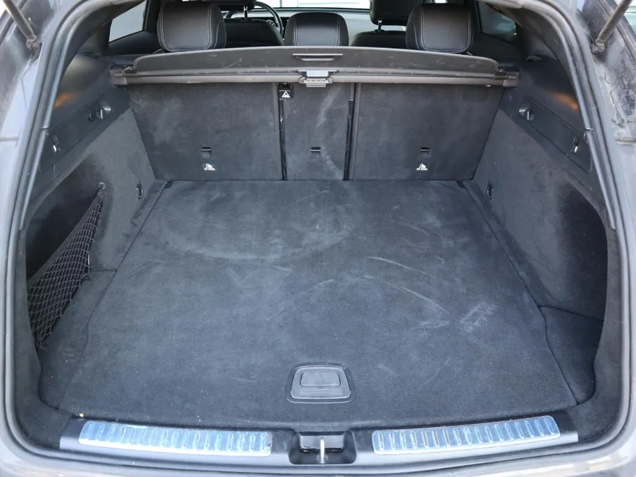 Mercedes-Benz EQC 400 4MATIC Business Solution AMG 80 kWh l Trekhaak l Keyless l Stoelverwarming
