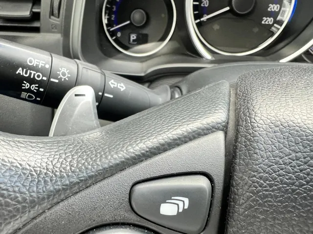 Honda Jazz 1.3 i-VTEC Comfort 102pk AUTOMAAT | TREKHAAK | NAVIGATIE | PARKEERSENSOREN V+A | STOELVERWARMING | 17' LM VELGEN |