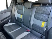 Renault 4 comfort range iconic 52 kWh | Stuur- & Stoelverwarming | Sfeerverlichting | Apple Carplay & Android Auto | Harman & Kardon Audio | Camera | Navigatie | Parkeersensoren | Rijdende Demo | Beschikbaar vanaf November 2026