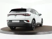 Volkswagen ID.4 Limited Edition 58 kWh accu 190 PK · Achteruitrijcamera · Draadloze telefoonlader · Trekhaak, elektrisch uitklapbaar · Voorraad OUTLET · Prijs is inclusief inruilpremie ·
