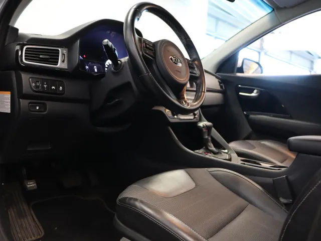 Kia Niro 1.6 GDi Hybrid First Edition