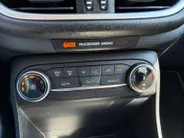 Ford Fiesta 1.0 EcoBoost Titanium | 1e Eigenaar | NL-Auto | Navigatie | Climate Control | Cruise Control | Parkeersensoren | Lichtmetalen velgen | All Weather banden