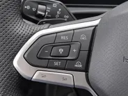 Volkswagen T-Roc 1.5eTsi/150PK R-Line · Trekhaak · Camera · Navigatie · Apple/Android Car Play · Keyless · Stoelverwarming · Garantie t/m 23-03-2028