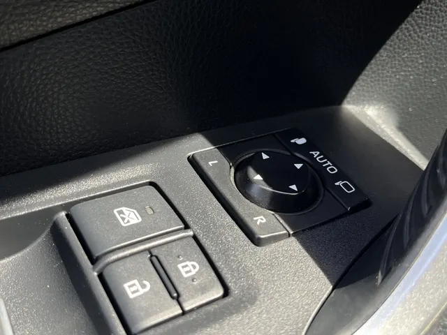 Toyota RAV4 2.5 Hybrid Bi-Tone