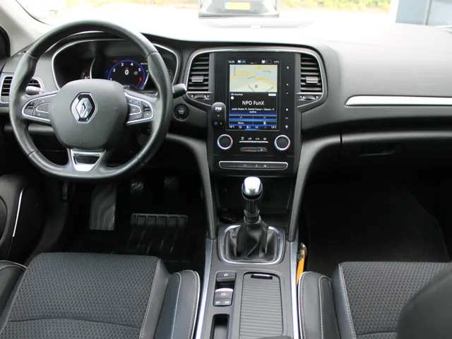 Renault Mégane Estate 1.3 TCe 160 PK Bose | Trekhaak | Bose geluid | Camera achter | Wit metallic |