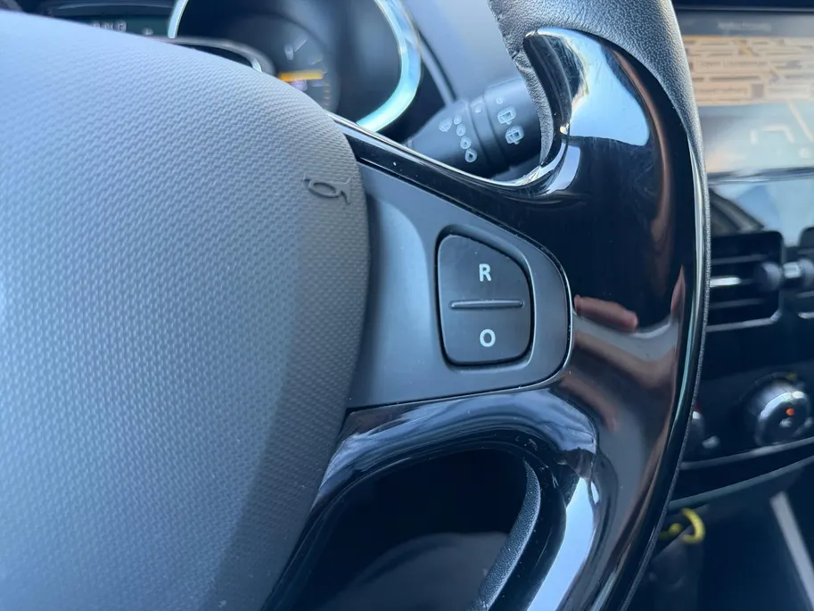 Renault Clio 0.9 TCe Expression | Navigatie | Camera | Airco | Cruise Control | 12 MAANDEN GARANTIE |