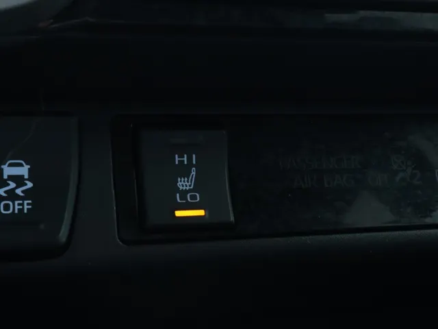 Toyota RAV4 2.5 Hybrid AWD Style | Trekhaak | PDC v/a | Stuur/stoel verwarm.
