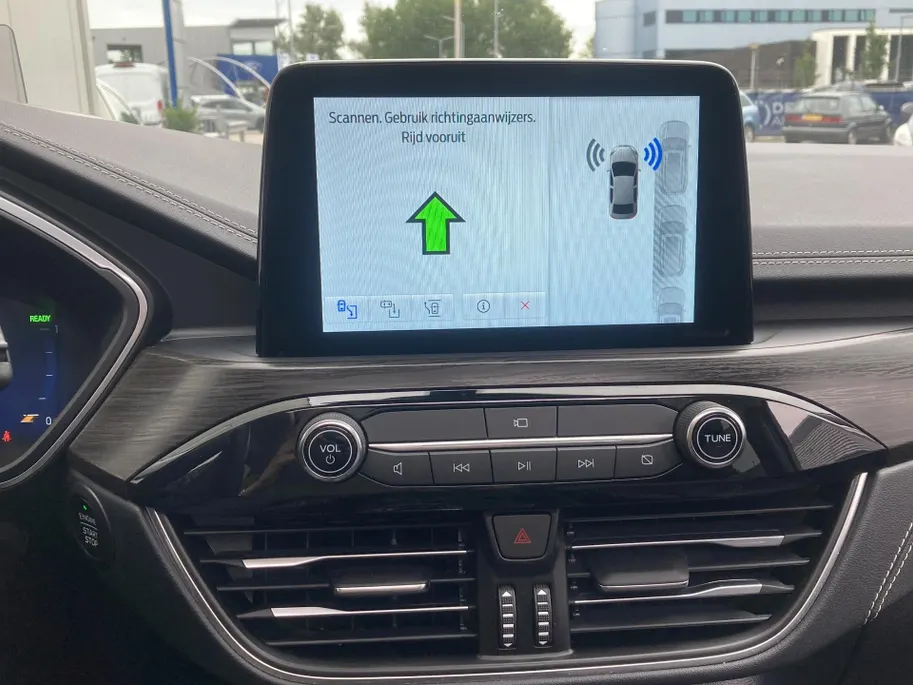 Ford Kuga 2.5 PHEV Vignale Afneembare trekhaak - Panoramadak - Headup Display - BLISS - Lederen bekleding - Elektrische achterklep