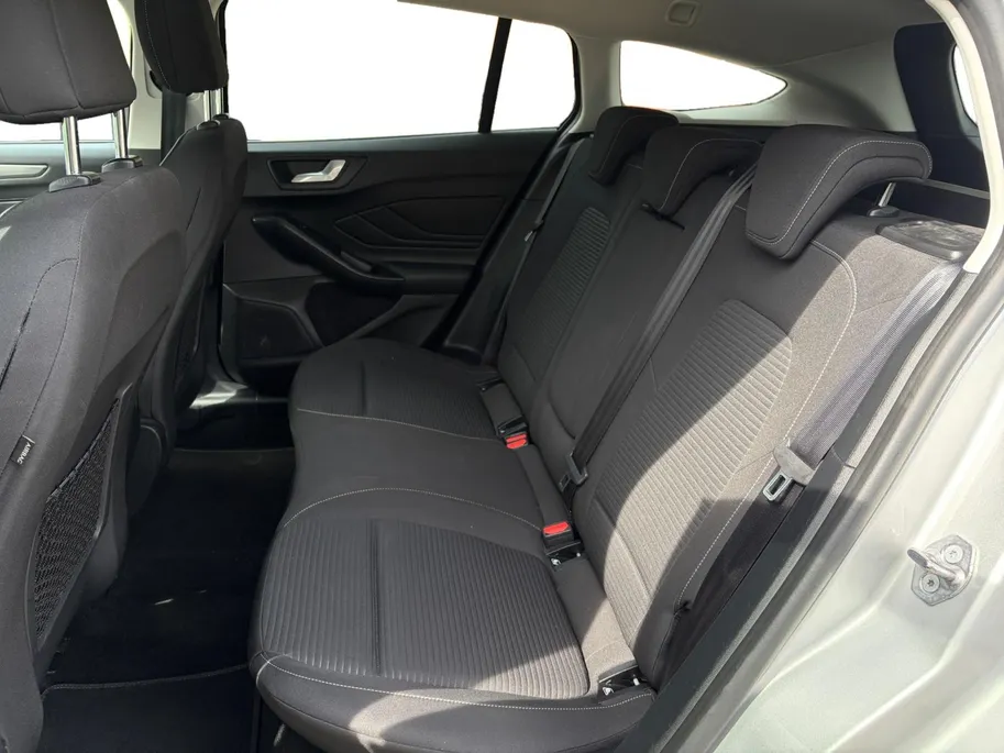 Ford Focus Wagon 1.0 EcoBoost Titanium X Business 125PK | Camera | Winter Pack | El. Achterklep | Climate Control | Privacy Glass | Keyless Entry | LED