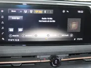 Nissan ARIYA Evolve 66 kWh | 22KW Lader| Afneembare trekhaak| Apple carplpay& Android auto| 360grd Camera| Stoelverwarming en verkoeling| Elektrisch verstelbare stoelen| Luxe bekleding| Dealer onderhouden|
