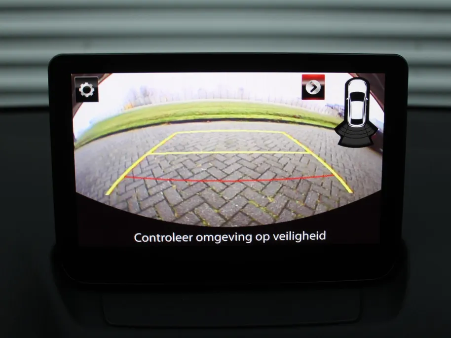Mazda 2 1.5 e-SkyActiv-G 90PK 6MT Homura | Stuur-/stoelverwarming | Camera | Dodehoek detectie | LED | 16' LM | Carplay | Clima | Cruise |
