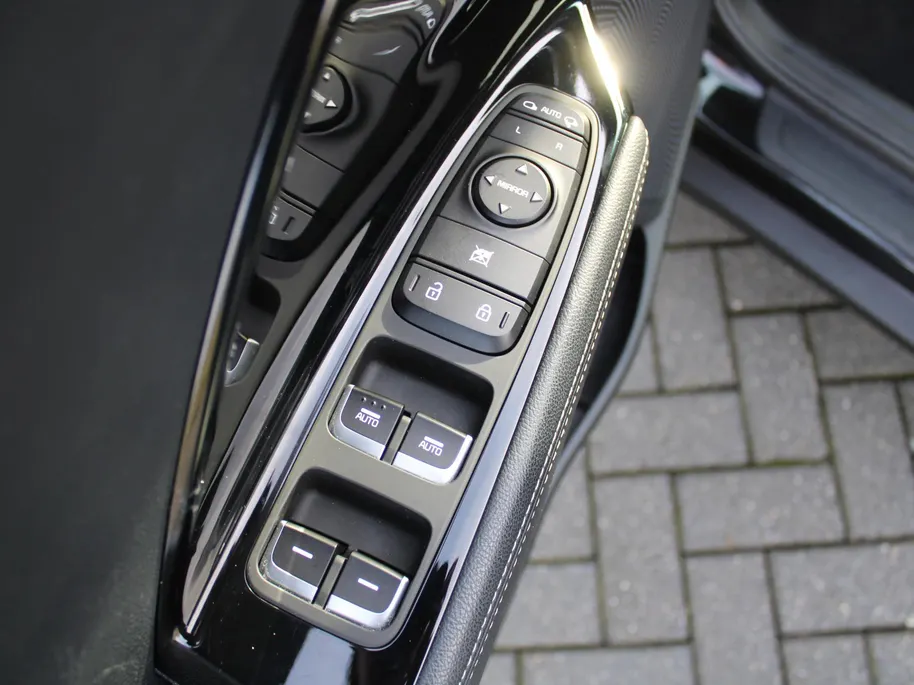 Kia Niro 1.6 GDi PHEV DynamicLine | Plug-in Hybride | Camera | Cruise adapt. | Clima | Navi | Parkeersensor v+a | Apple Carplay/Android Auto | 16' LM | Dealeronderhouden |