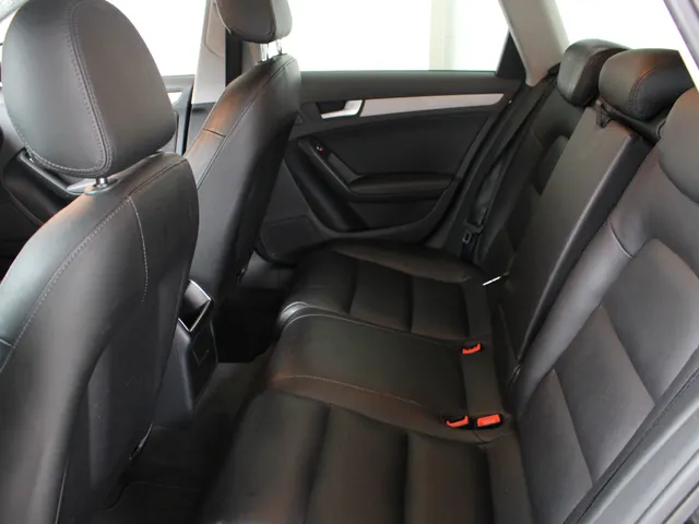 Audi A4 Avant 1.8 TFSI Business Edition Automaat Navigatie | Parkeersensoren | Climate control | Leder | Dealeronderhouden