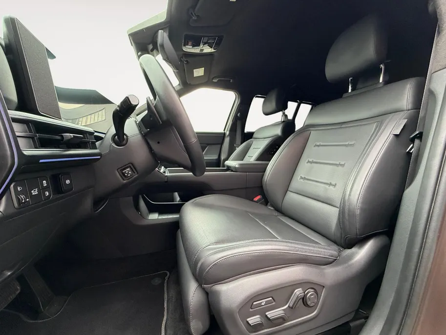Hyundai Santa Fe 1.6 T-GDI PHEV Black Line 4WD 7-zitter 251PK | 62km WLTP elektrisch | Navigatie | Apple Carplay & Android Auto | Adaptive cruise control | Climate control | 360 camera | Stoelventilatie & verwarming | Stuurverwarming |