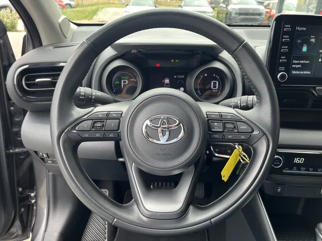 Toyota Yaris 1.5 Hyb. Dynamic Limited | Stoelverwarming | All Seasons