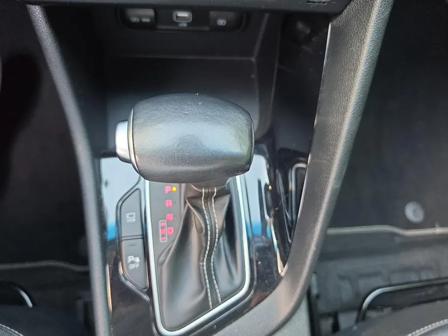 Kia Niro 1.6 GDi Hybrid DynamicLine | Navigatie | Parkeersensoren | Climate control | Trekhaak