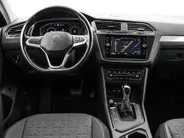 Volkswagen Tiguan 1.4 TSI eHybrid 245pk DSG Life Business · Camera · Inklap. Trekhaak · Stuur- & Stoelverwarming · Parkeerassistent · Apple/Android Car Play ·