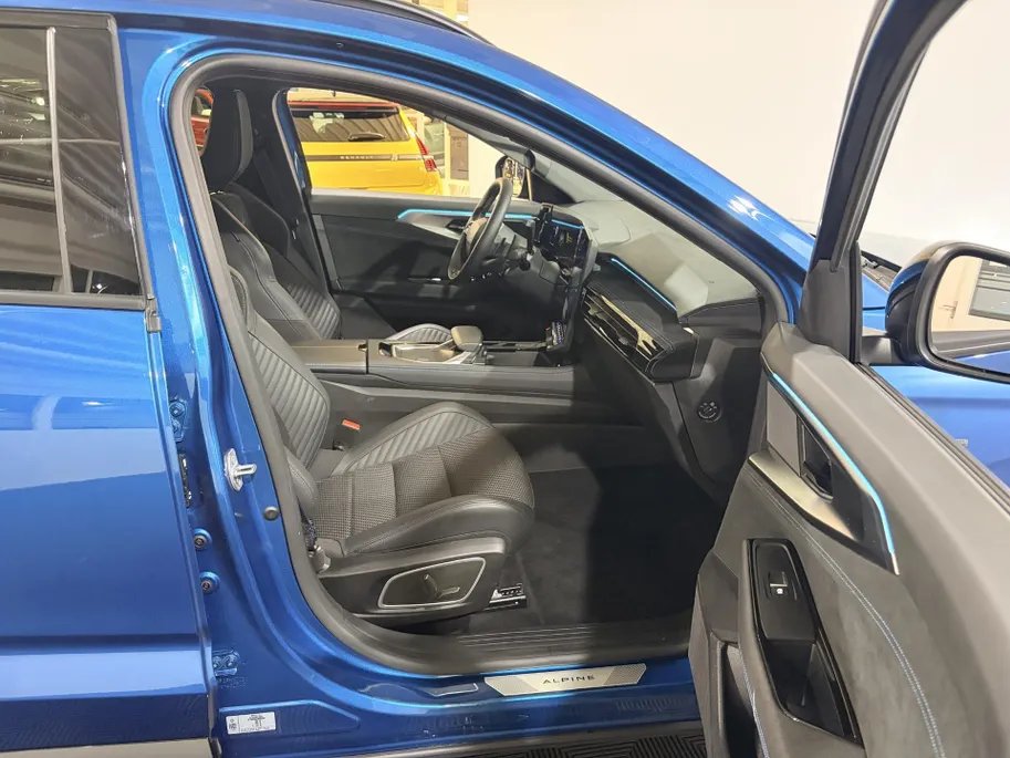 Renault Austral 200PK E-Tech Full Hybrid Esprit Alpine Automaat | Stoelverwarming | Camera | Parkeersensoren | Apple CarPlay/Android Auto | Adaptive Cruise Control | Lichtmetalen Velgen | Licht & Regen Sensor | Full LED |