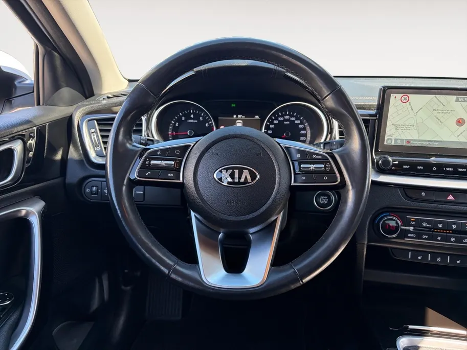 Kia XCeed 1.0 T-GDi DynamicPlusLine | Stoel- en stuurverwarming | Keyless entry/start | Achteruitrijcamera | Parkeersensoren achter | Apple/Android Carplay | Cruise control | Climate control | Navi