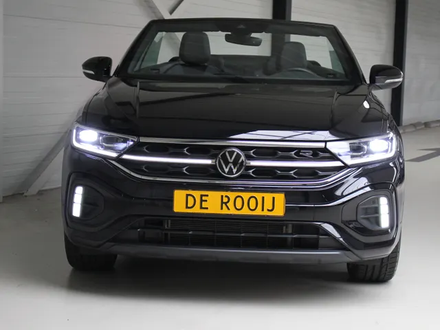 Volkswagen T-Roc Cabrio 1.5 TSI DSG R-Line Navigatie | 19' Misano | Stoel- en stuurverwarming | Matrix Led | Beats Audio