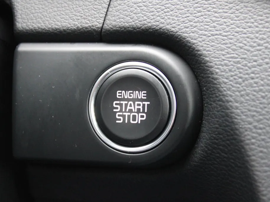 Kia Ceed 1.5 T-GDi GT-Line | Stuur-/stoelverwarming | Schuifdak | Cruise adapt. | Camera | 17' LM | LED | Dodehoek sensor | Draadloze lader |