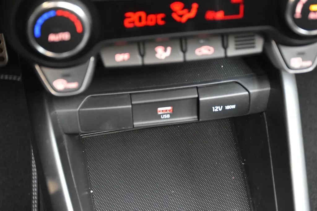 Kia Stonic 1.0 T-GDi MHEV 100pk DCT7 GT-PlusLine AUTOMAAT